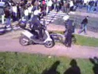 Flic  completement bourré