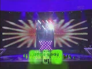 Lee Hyori - Can't fight the moonlight live