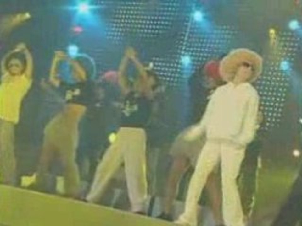 Ayumi hamasaki et son trip DJ Ozma