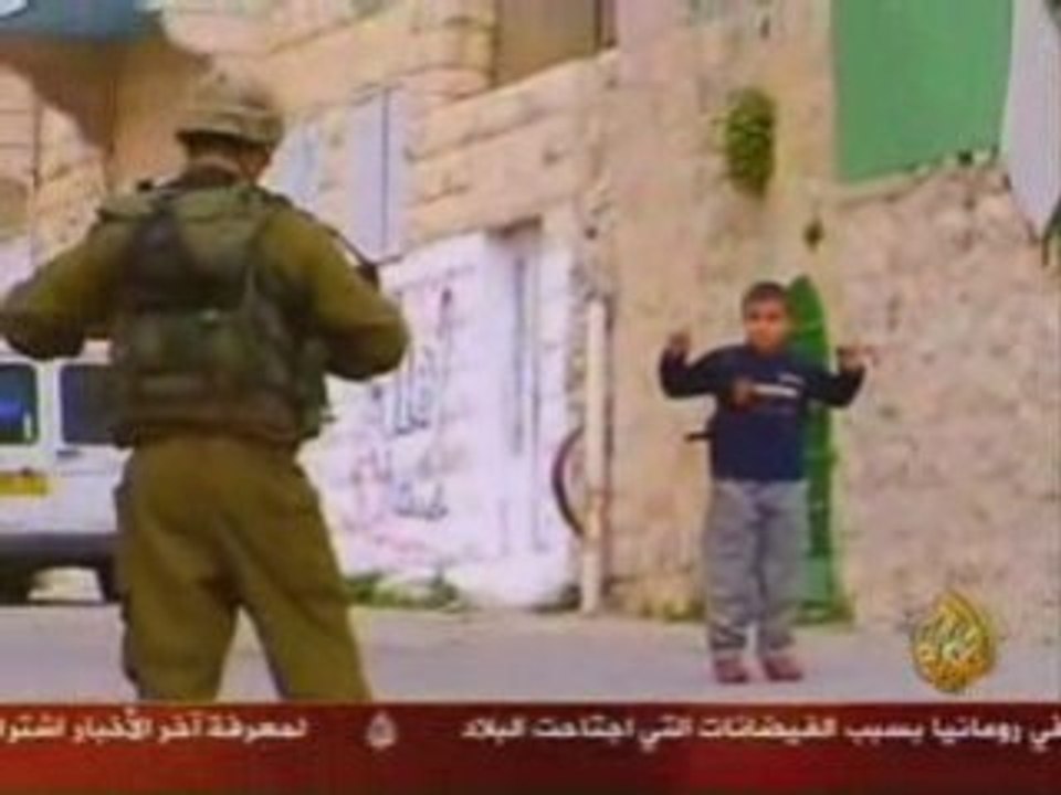SOLDAT JUIF CONTRE UN ENFANT PALESTINIEN