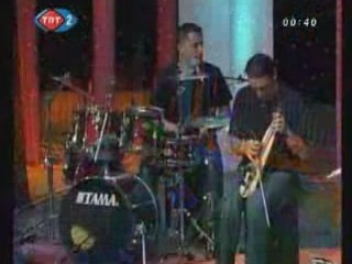 Fuat Saka-Masa Üstünde Testi