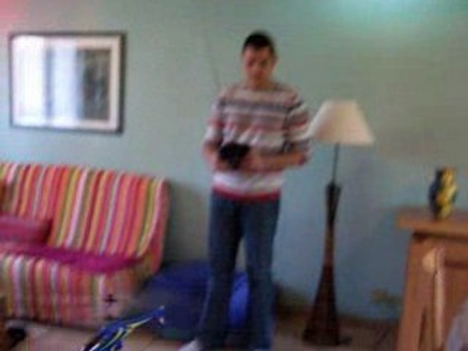 Vol indoor Esky Lama V4