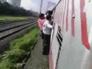 TRAIN INDE 1ERE CLASSE