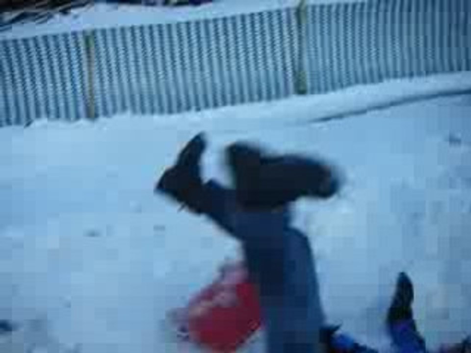 descente en luge sur piste de ski 2