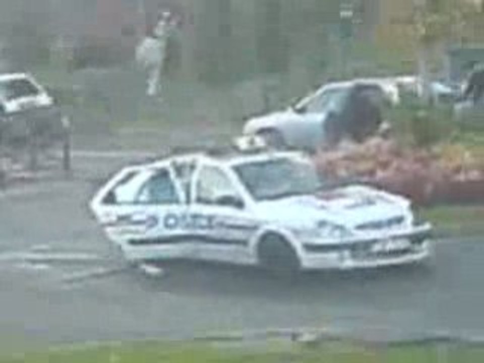 Police vs jeune