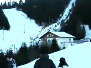 Descente piste des Tétras _rouge_ filmée depuis la station