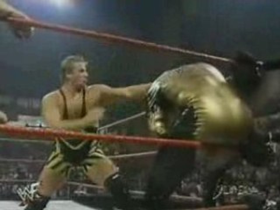 Raw is War 07/12/98 - Owen Hart vs. Goldust - Parte 4