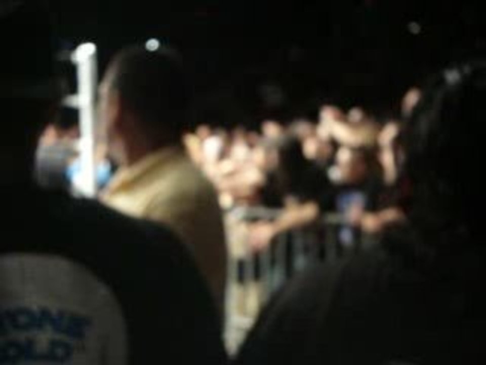Shawn Walking around the ring 1-2-09