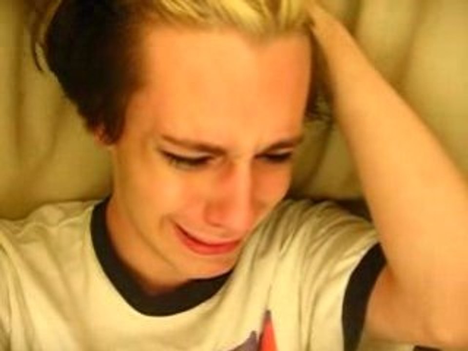 Chris Crocker - LEAVE BRITNEY ALONE!