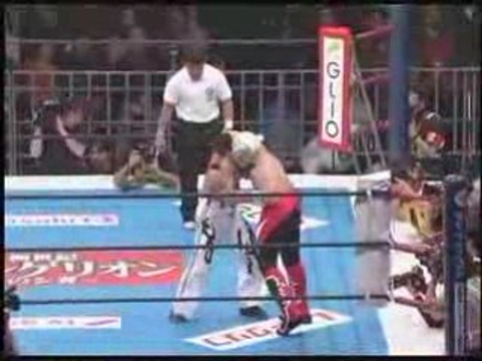 NJPW 1/4/09 - Low Ki vs Tiger Mask - IWGP Jr Title - 2/2