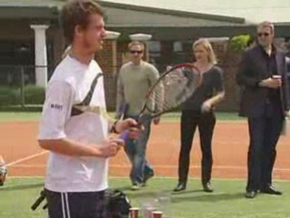 Andy Murray to defend title