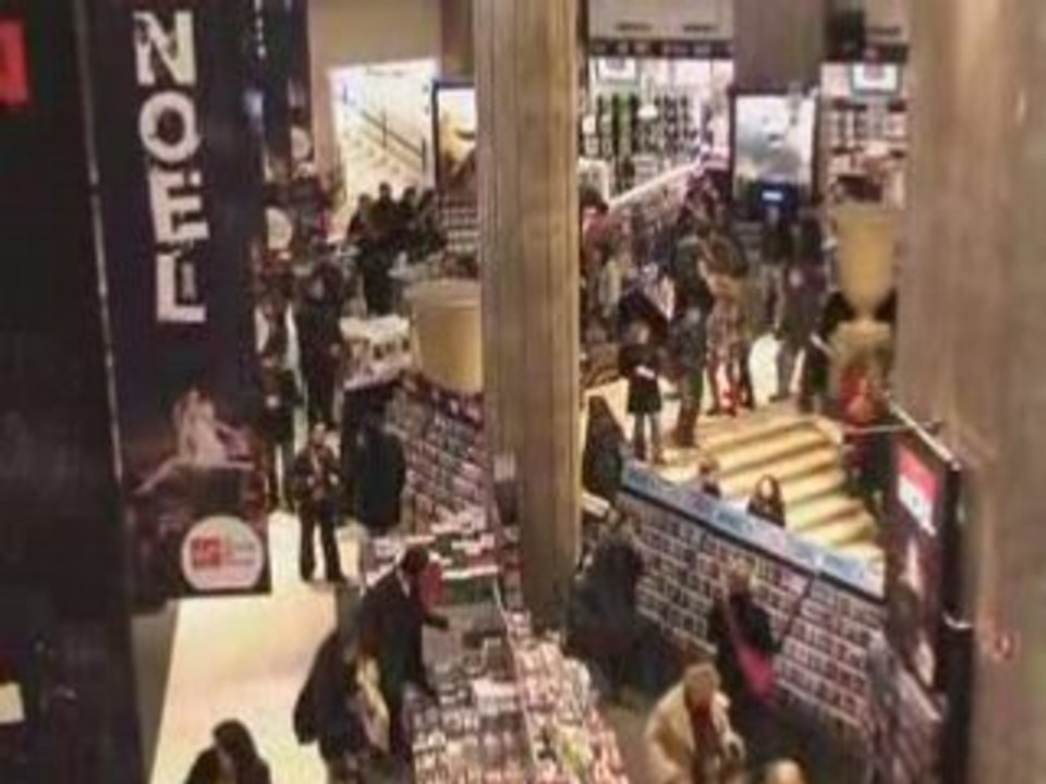Freeze Mob au Virgin Megastore Champs-Elysées