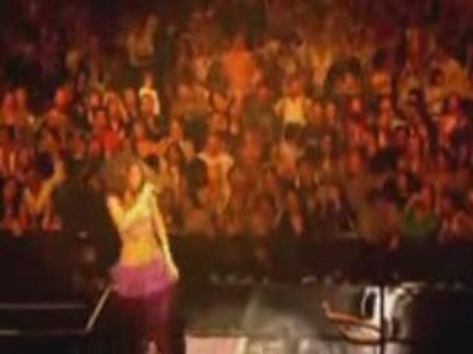 Shakira -- Whenever, Wherever