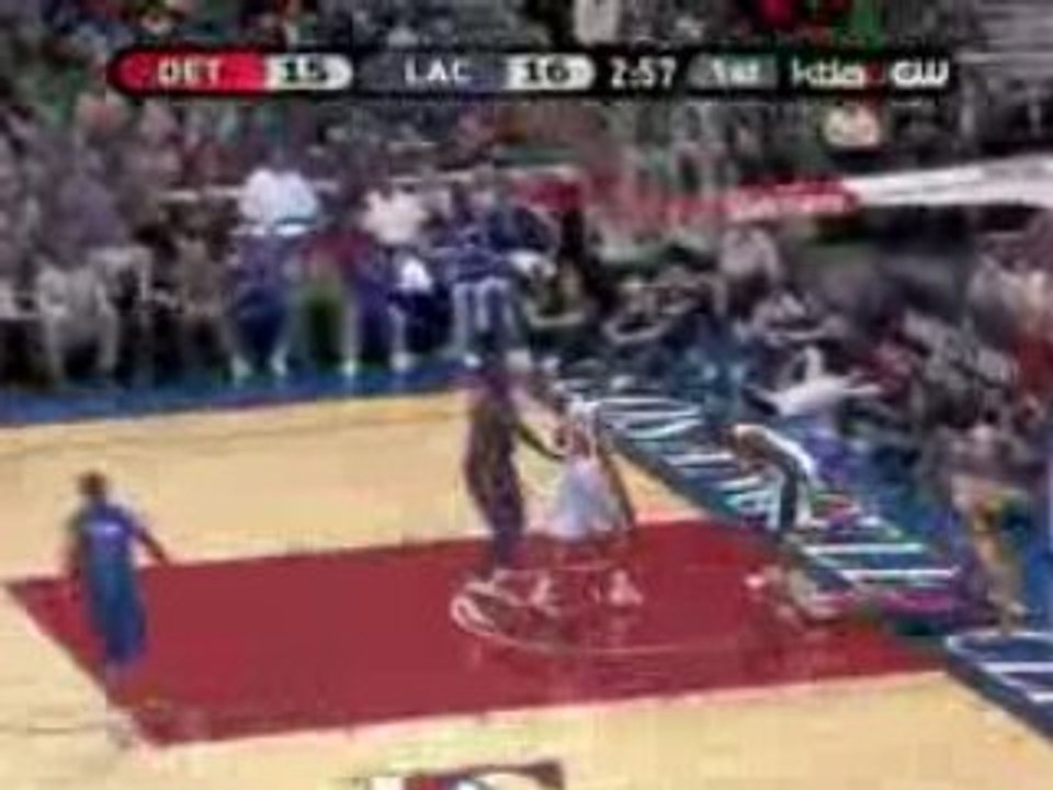 NBA A.I.to Tayshaun Prince for the big lefty dunk