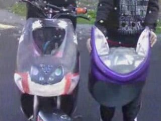 le scoot a mon homme et c'est deux zouaves