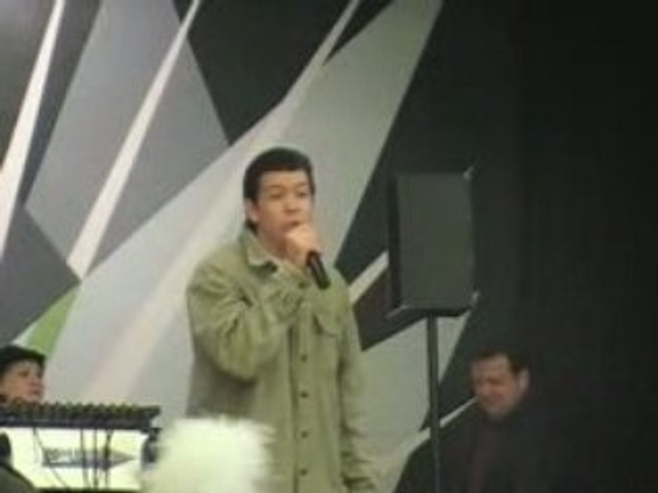 le sos d'un terrien en detresse et l'aisse moi t'aimer