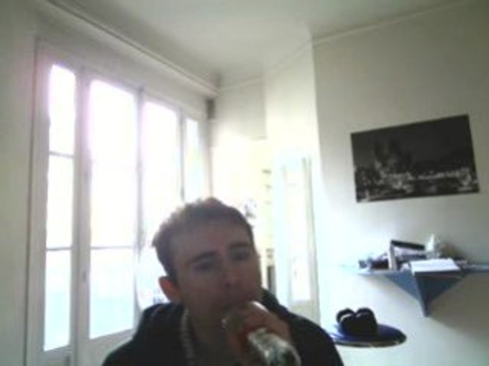 Wiwi égratigne "Trop beau"