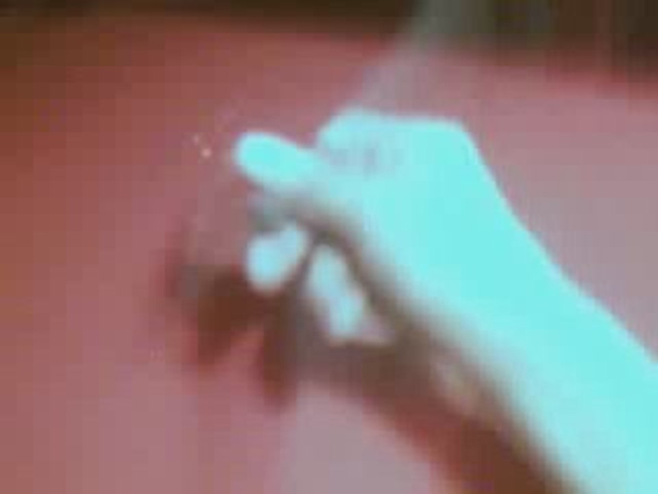 leçon de penspinning #2: le Thumbaround Harmonic