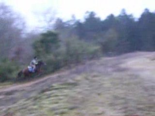 Lulu et Pucy dans les supers carrières en sable!!!