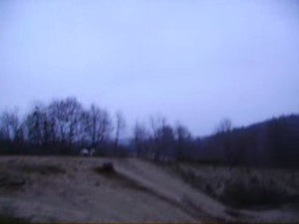 Gwen et Pépette dans les carrières en sable