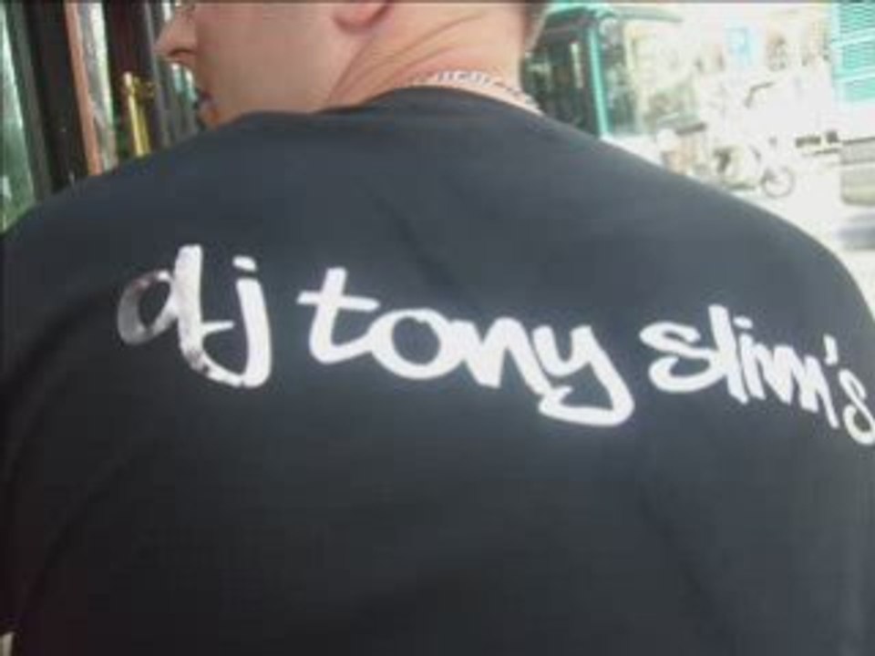 Rihanna vs benassi (disturbia) by tony slim's