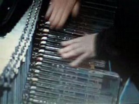 Cristal Baschet, musical saw and electronic live in Barbican