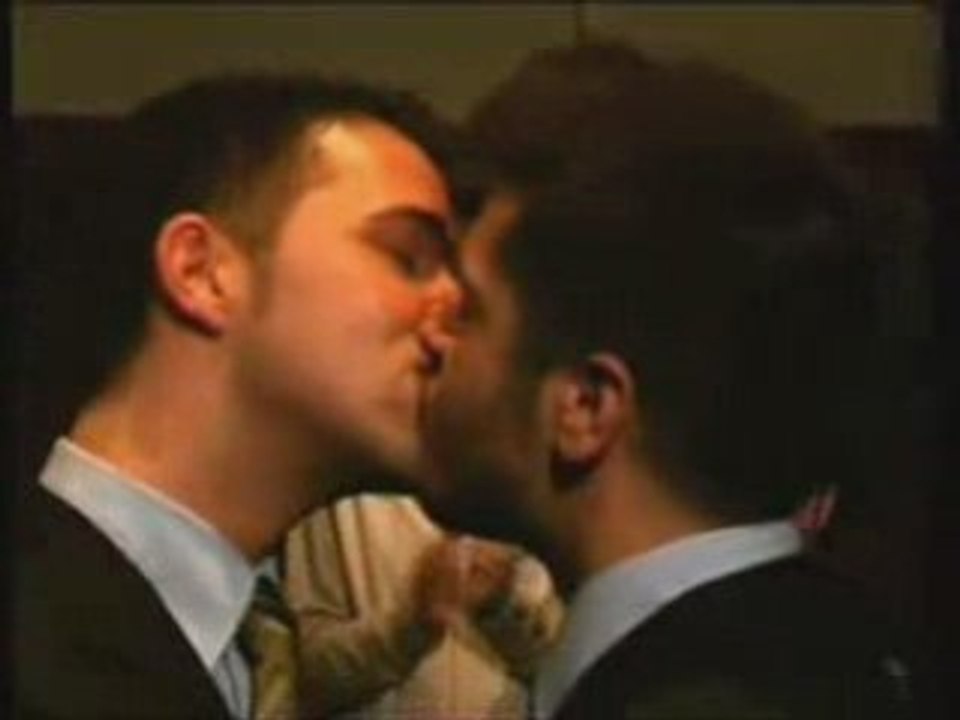 Pub Gay : Gays, gays, marions-nous !!!