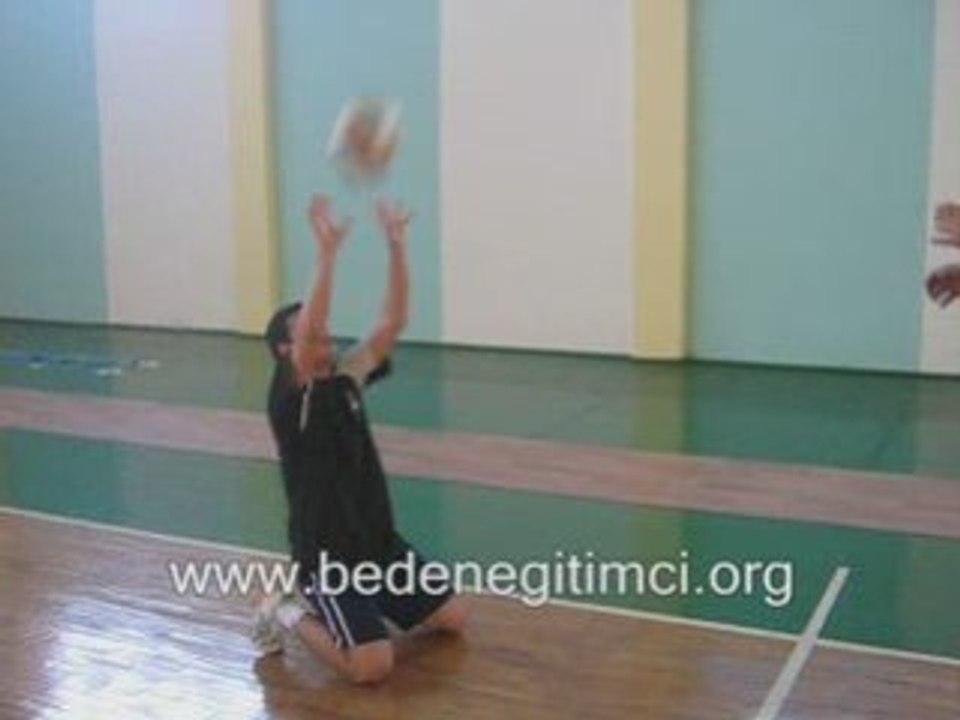 Voleybol Parmak Pas Çalışması