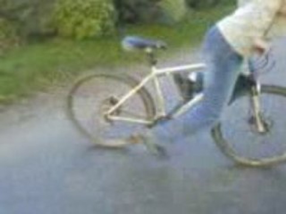 J-m en drift sur le verglas en vtt xd