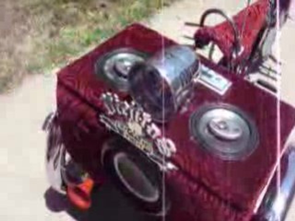 vélo lowrider ,  enceintes embarqué