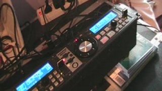 Beat matchin tutorial on SDJ1 From American Audio