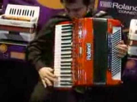 Roland FR1 par Cory Pesaturo au NAMM 2009