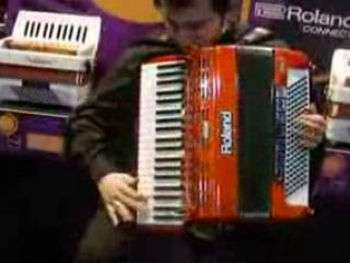 Roland FR1 par Cory Pesaturo au NAMM 2009