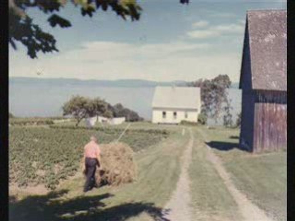 Une maison, près de la fontaine
