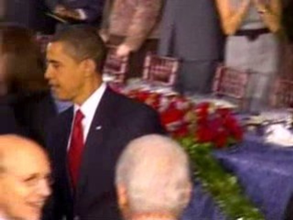 Obama retakes oath