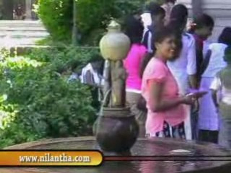 sri lanka-Temple of the Tooth, Kandy