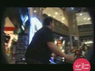 Joachim Garraud en DJ Set Vigin Megastore