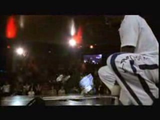 Pelezinho vs. Crazy Monkey - Red Bull BC One 2006 DVD rip