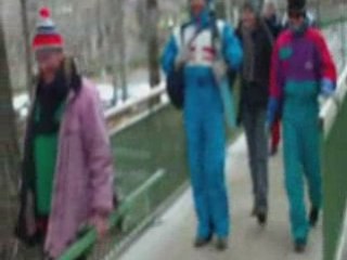 Les copains font du ski