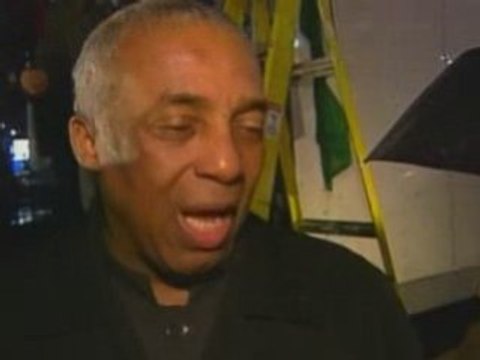 President Bush-style shoe attack on New York mayor