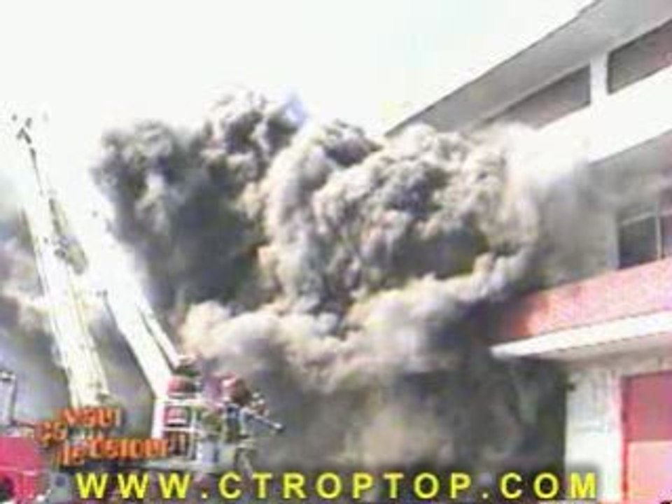 Pompiers Backdraft Explosion de Fumées