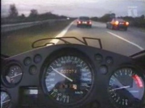 Yamaha yzf r1 2005-vitesse max 300 kmh