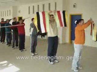 19 Mayıs İçin Erkek grubu sopalı hareketler