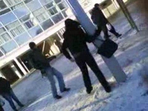 DES BARRE RADOUANE QUi S'FAiS COURSè