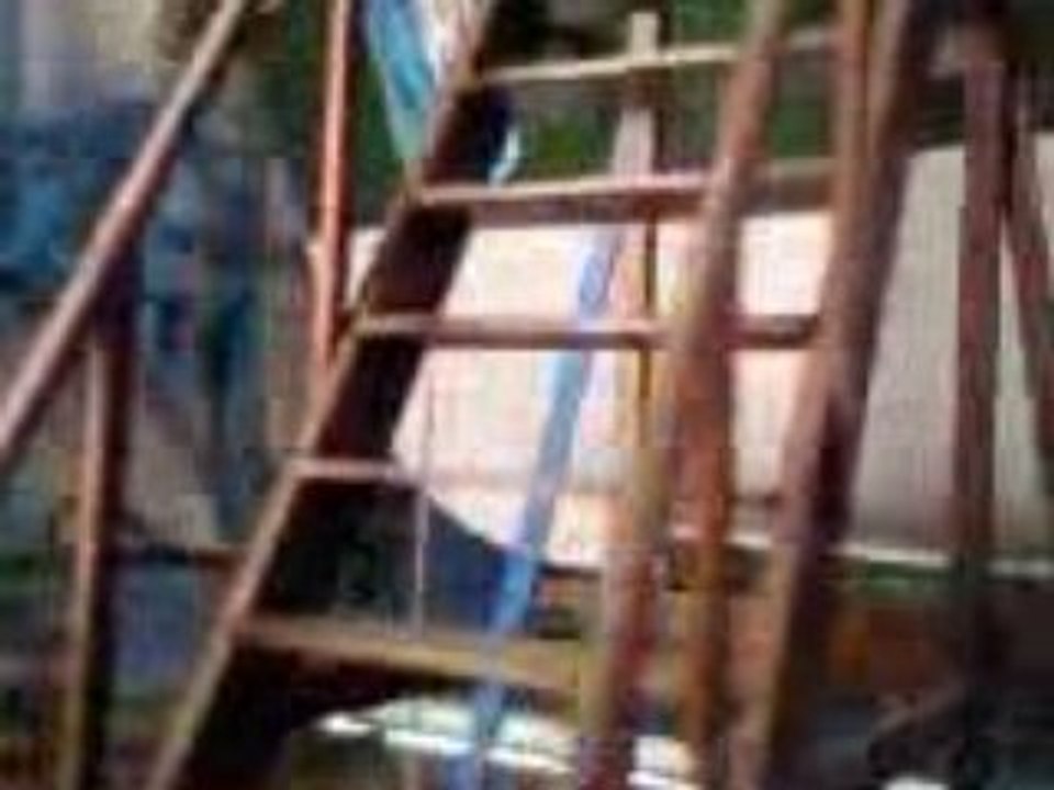 Video visite de l'ancien canot de sauvetage d'etel partie 1