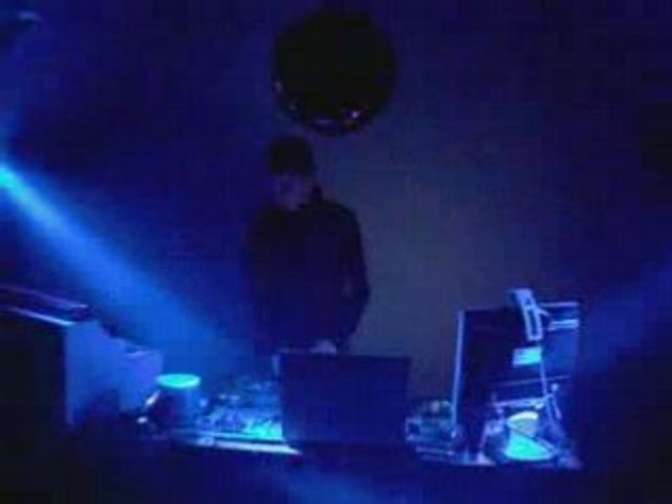 Moi qui mix dans ma chambre