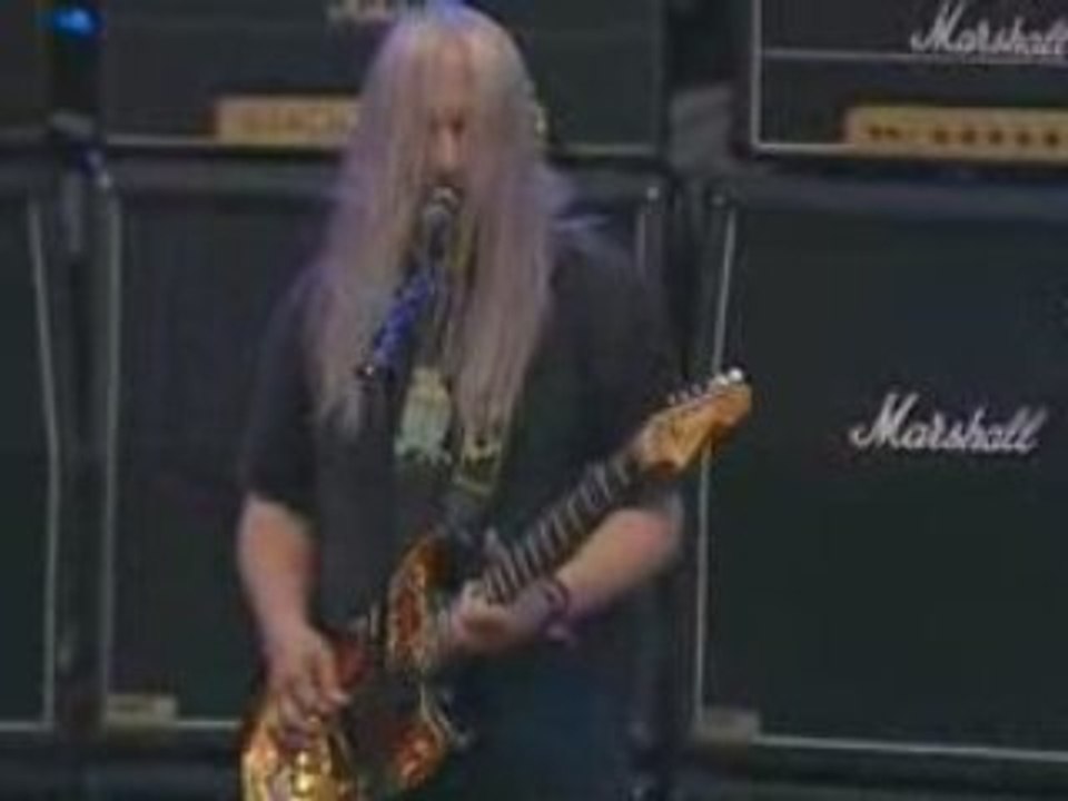Dinosaur Jr "Feel The Pain" @Norwegian Woods