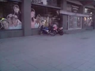 bunny par dessus 2motos