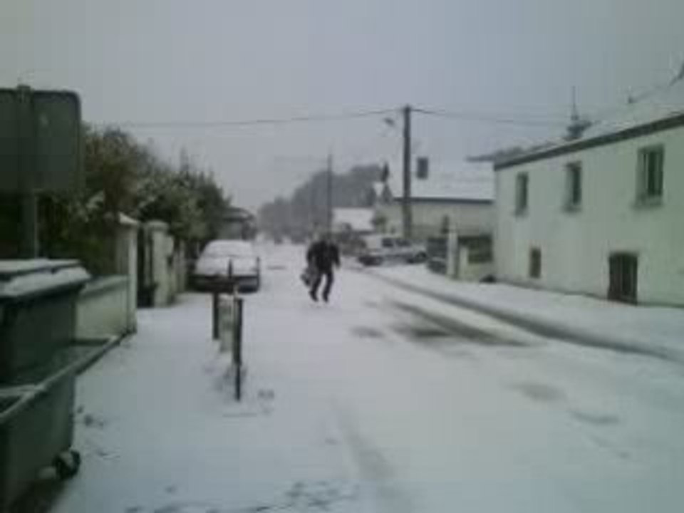 Damien aime la neige :D