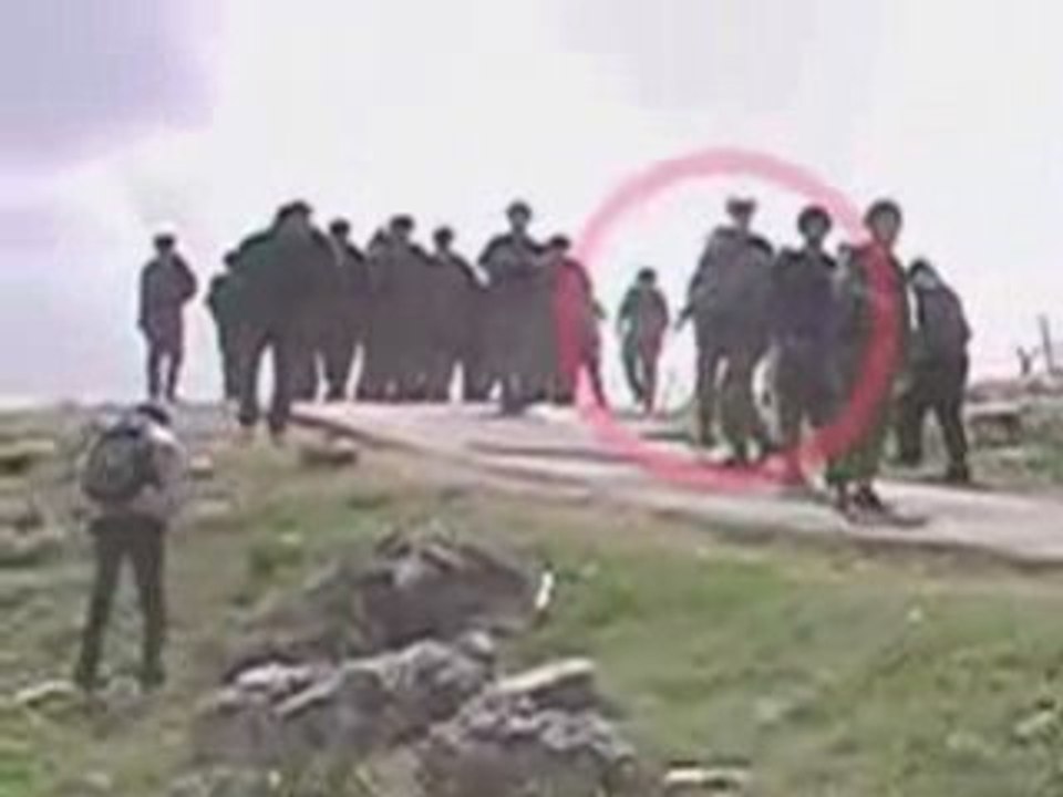 Soldat israel tire volontairement sur 1 homme ( bavure )